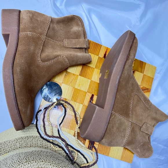 Lucky Brand Rhetty Soft Suede Leather Mid High Carmel Booties - NWOT! Si… - Picture 6 of 17